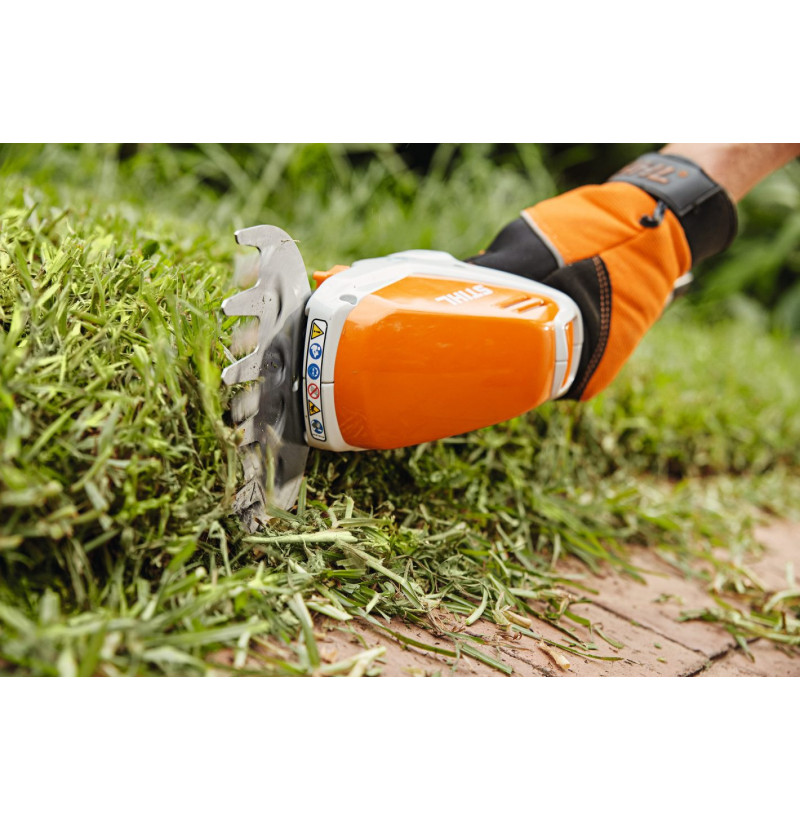 STIHL HSA 26 SET | Rifinitore a batteria per siepi e bordure con lame intercambiabili