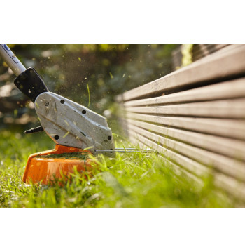 Decespugliatore STIHL FSA 45 – Leggero e pratico per rifiniture in giardino